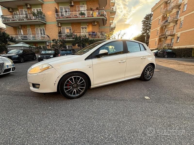Usata Fiat Bravo Sport 150 CV (110 kW) 2009 Bianco Utilitaria
