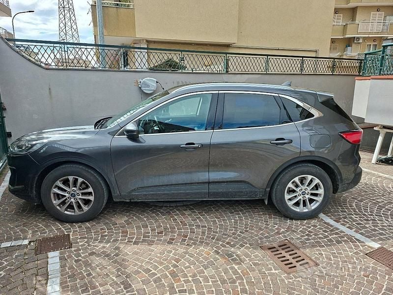 Usata Ford Kuga Titanium 120 CV (88 kW) 2020 Grigio SUV
