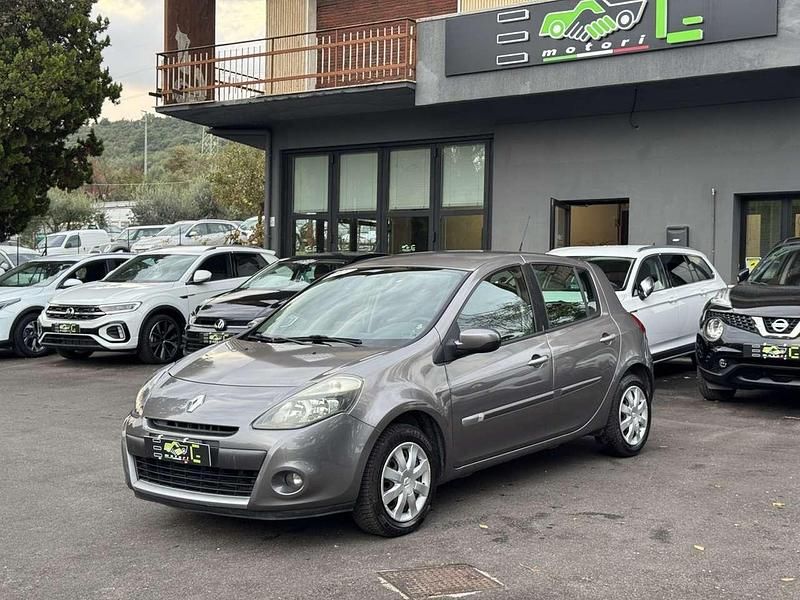 Usata Renault Clio II Luxe 75 CV (55 kW) 2009 Grigio Berlina