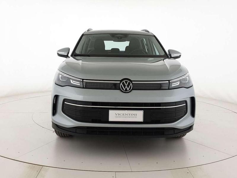 Usata VW Tiguan Life 150 CV (110 kW) 2024 Dolomite silver metallizzato SUV