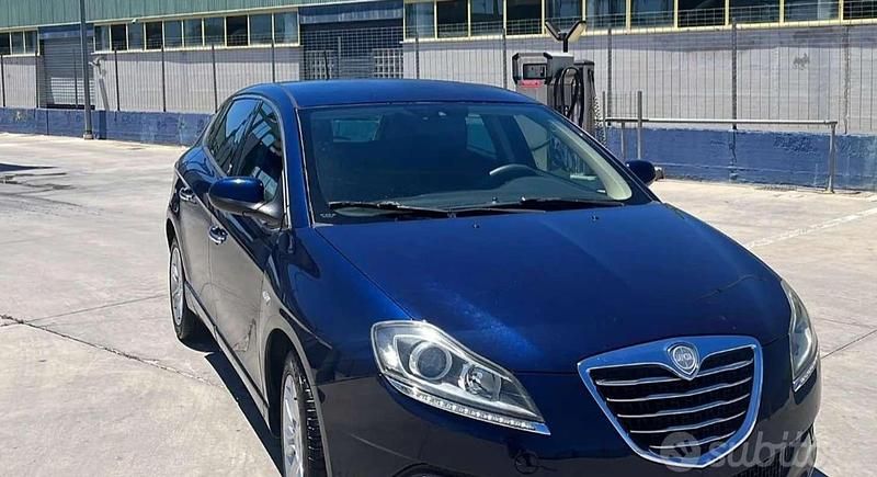 Usata Lancia Delta 120 CV (88 kW) 2012 Blu/azzurro Utilitaria