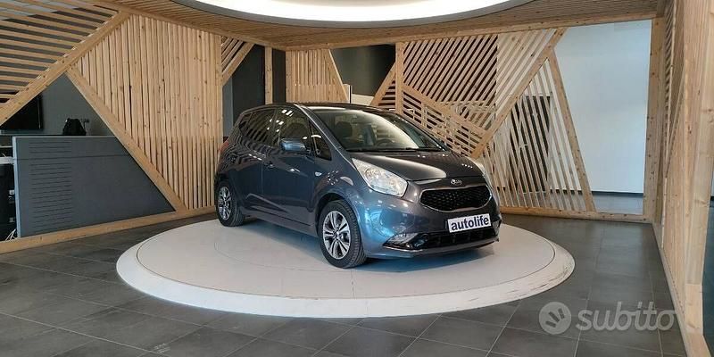 Usata Kia Venga 90 CV (66 kW) 2016 Grigio Utilitaria