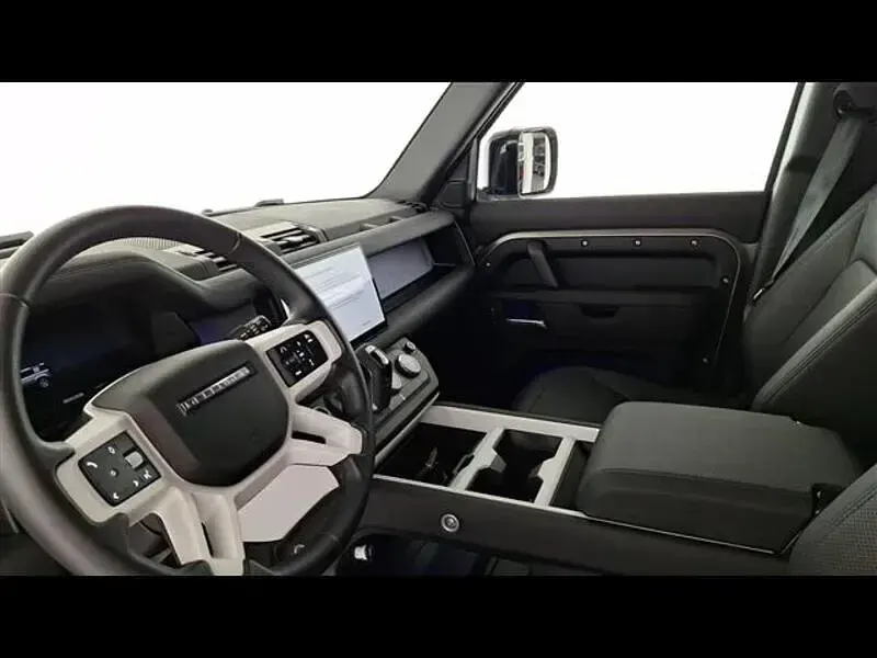 Usata Land Rover Defender Dynamic 200 CV (147 kW) 2024 SUV