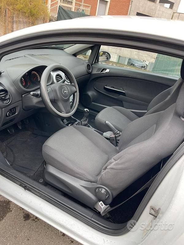 Usata Opel Corsa 2011 Utilitaria