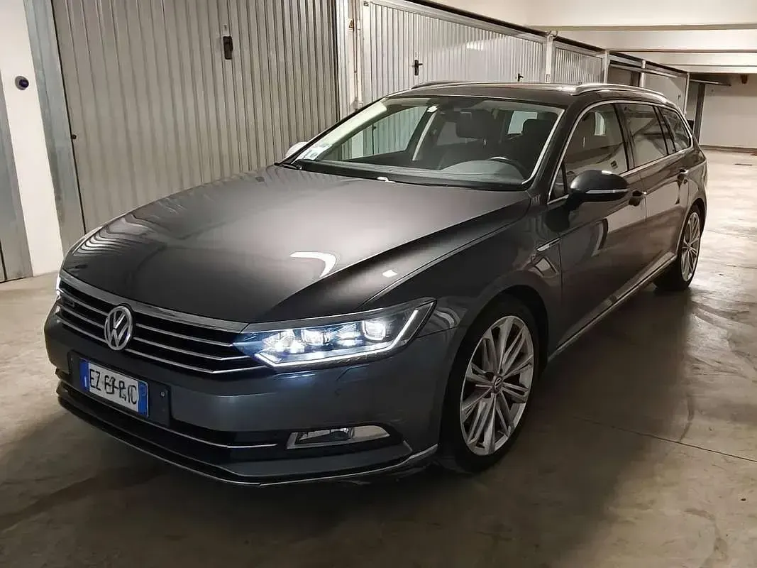 Usata VW Passat Highline 240 CV (176 kW) 2015 Grigio Station wagon