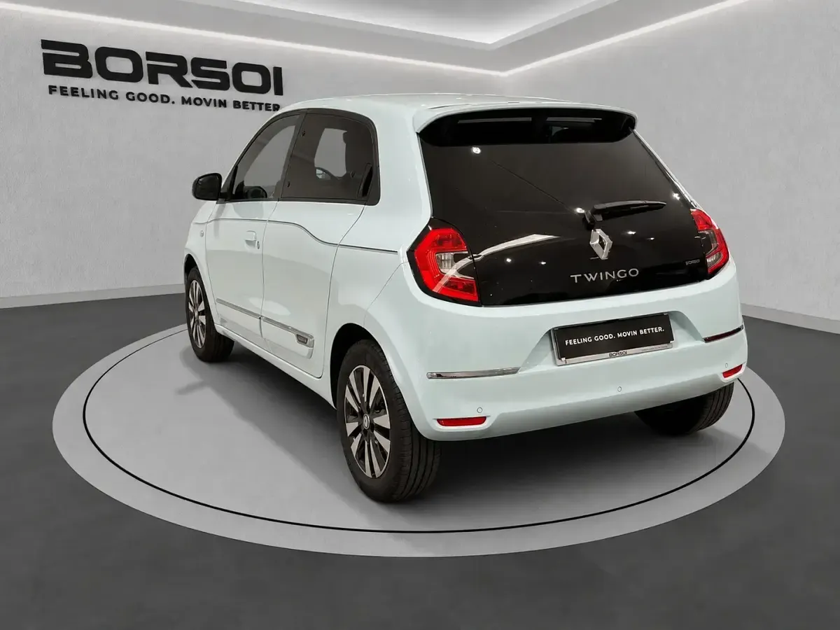 Usata Renault Twingo Techno 30 kW (42 CV) 2023 Blue shopping Utilitaria