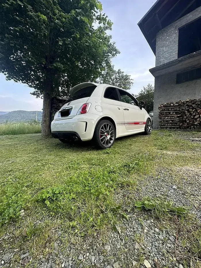 Usata Abarth 500 135 CV (99 kW) 2011 Bianco Utilitaria
