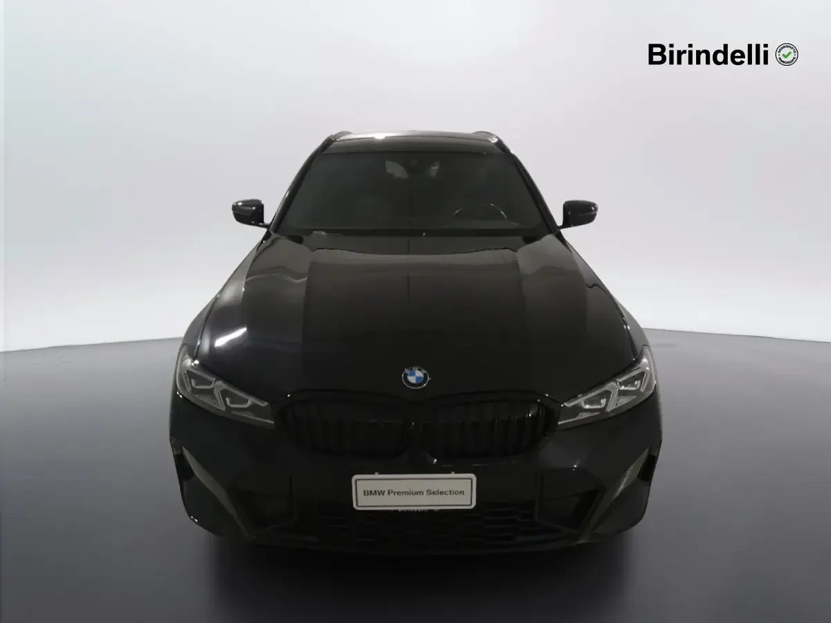Usata BMW 316 M Sport 2023 Black sapphire metallizzato Station wagon