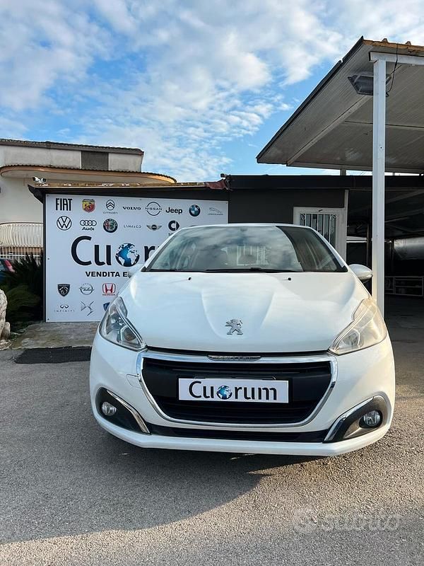 Usata Peugeot 208 Allure 75 CV (55 kW) 2016 Bianco Utilitaria