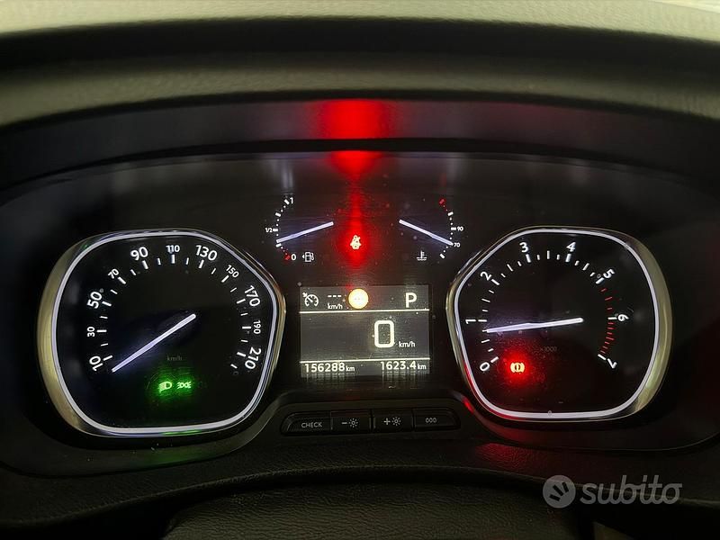 Usata Peugeot Traveller 180 CV (132 kW) 2018 Nero Monovolume