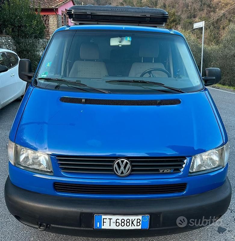Usata VW Caravelle Highline 88 CV (64 kW) 2001 Blu Monovolume