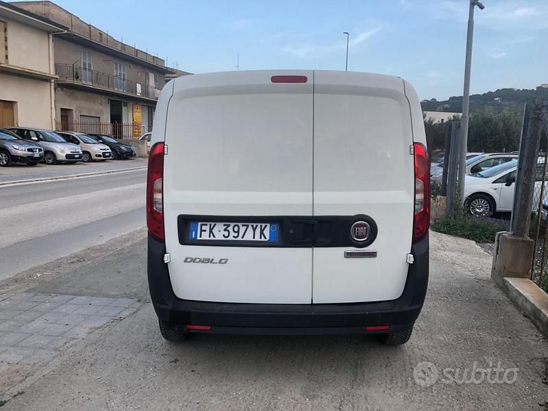 Usata Fiat Doblò 95 CV (69 kW) 2017 Bianco Monovolume
