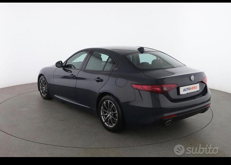 Usata Alfa Romeo Giulia 150 CV (110 kW) 2016 Nero Berlina