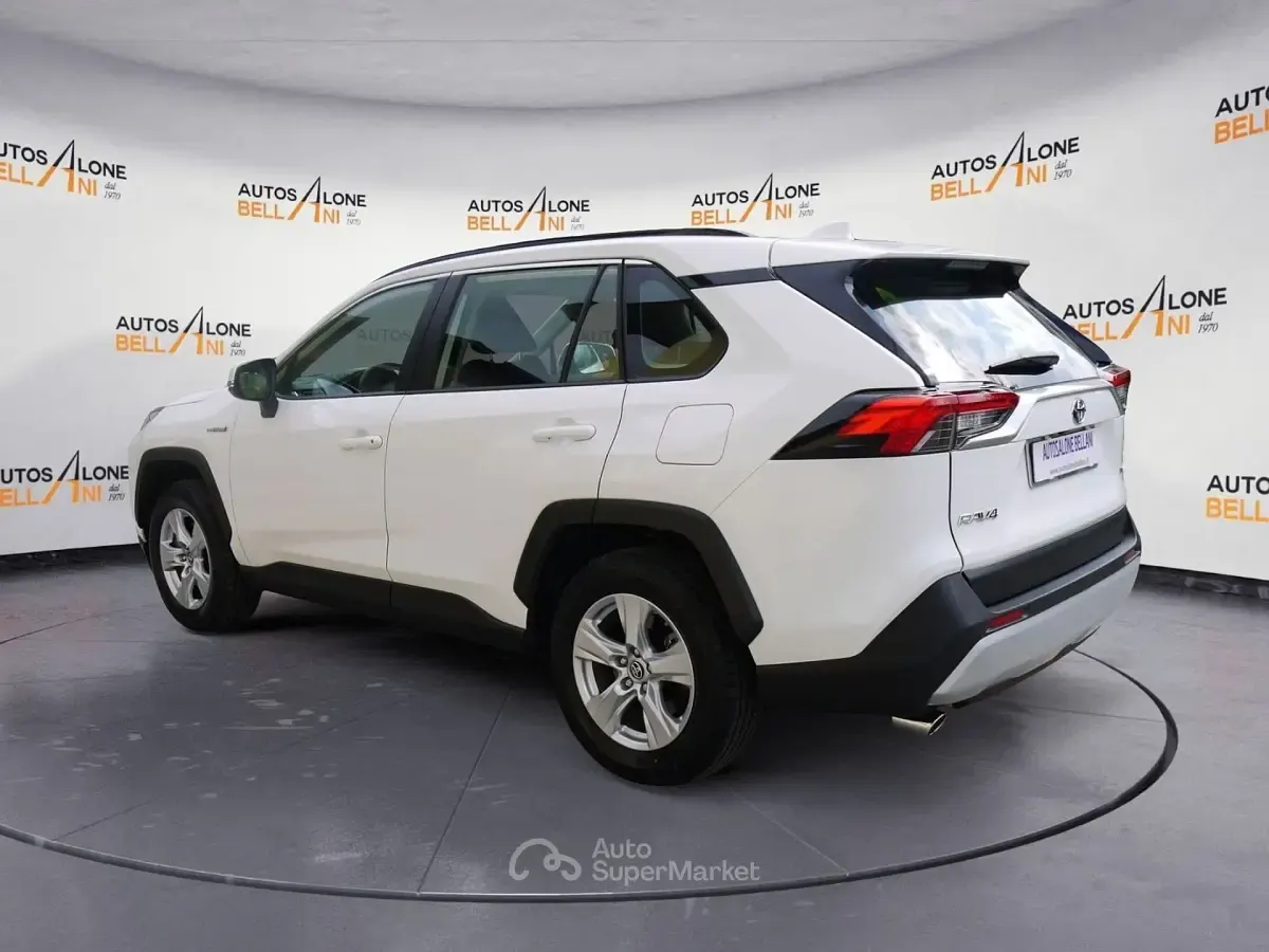 Usata Toyota RAV4 Business Edition 218 CV (160 kW) 2021 Bianco SUV