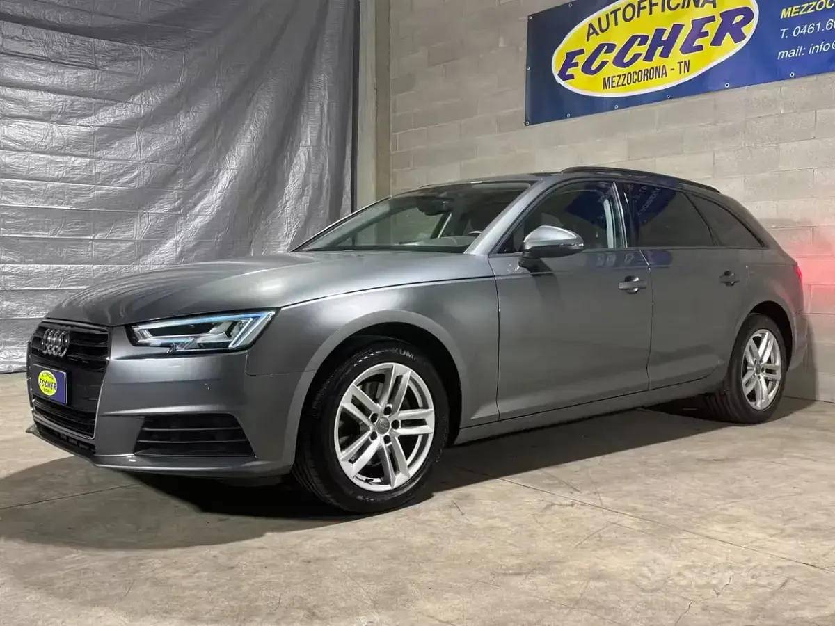 Usata Audi A4 150 CV (110 kW) 2019 Grigio Berlina