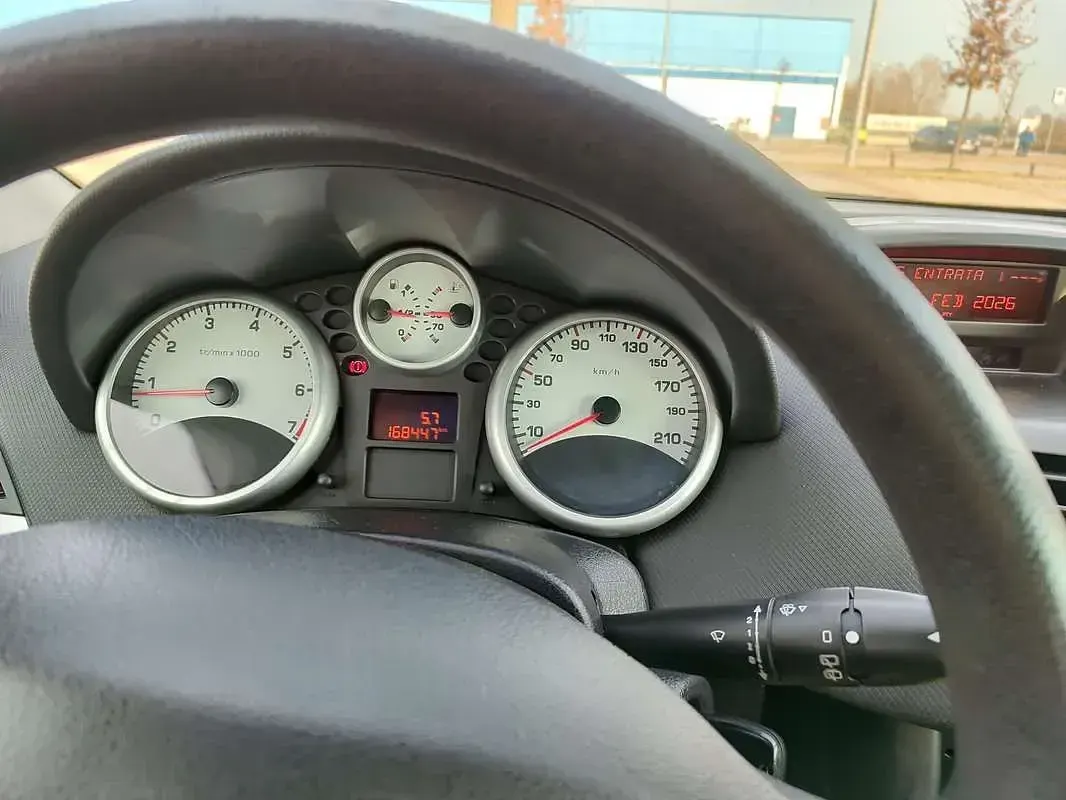 Usata Peugeot 207 Sport 73 CV (53 kW) 2009 Grigio Berlina