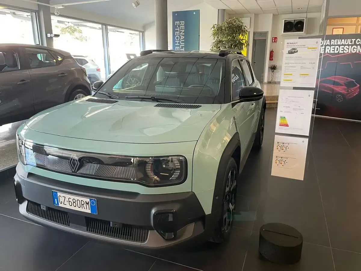 Usata Renault 4 E-Tech Komfort 77 kW (106 CV) 2025 Bestyle hautsdefrance SUV