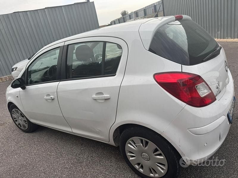 Usata Opel Corsa 85 CV (62 kW) 2013 Bianco Utilitaria