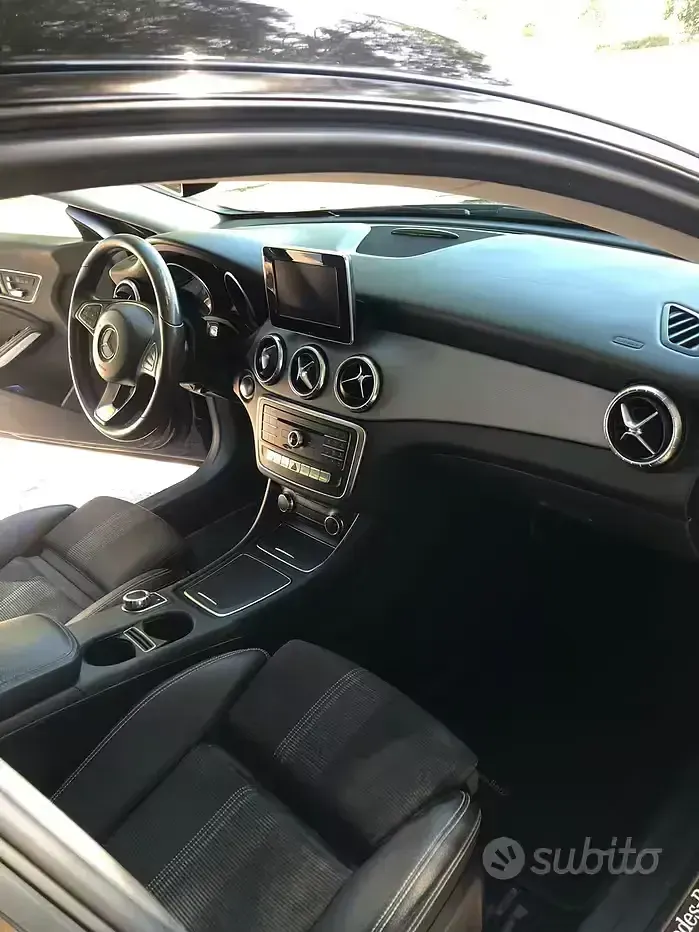 Usata Mercedes CLA200 136 CV (100 kW) 2018 Nero Coupé