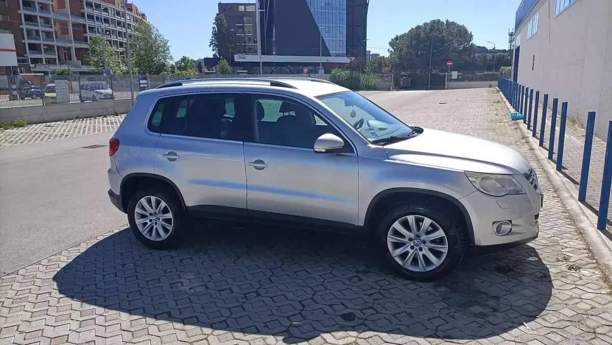 Usata VW Tiguan Trendline 140 CV (102 kW) 2008 Grigio SUV