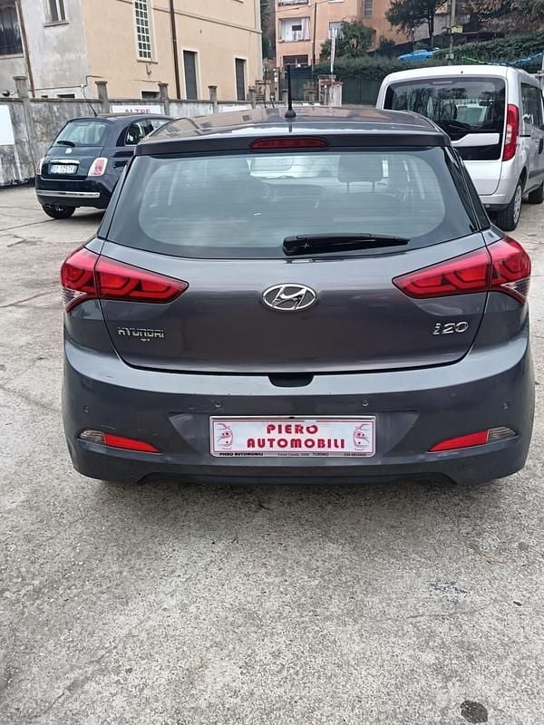 Usata Hyundai i20 Edition 86 CV (63 kW) 2015 Grigio Berlina