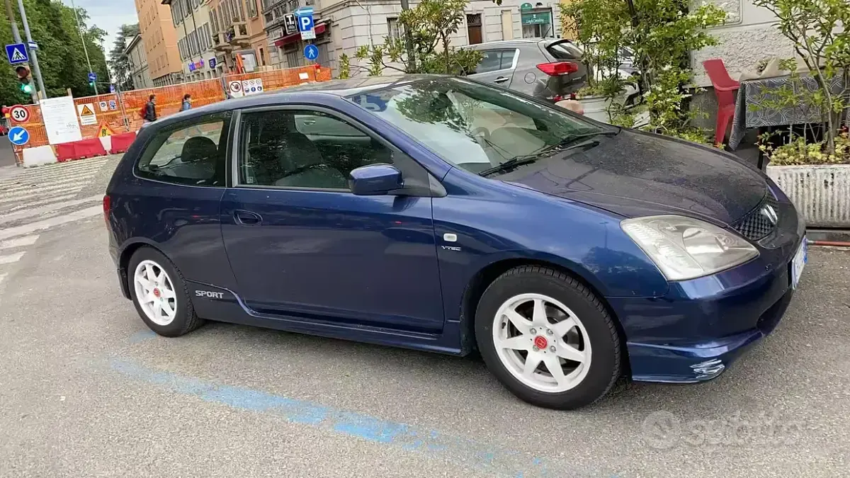 Usata Honda Civic 110 CV (80 kW) 2003 Bluazzurro Berlina