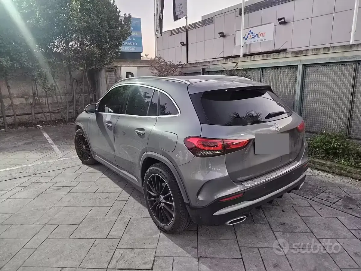 Usata Mercedes GLA200 AMG 150 CV (110 kW) 2021 Grigio SUV