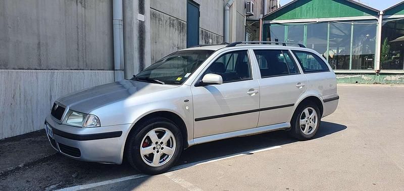 Usata Skoda Octavia Elegance 110 CV (80 kW) 2001 Argento Station wagon