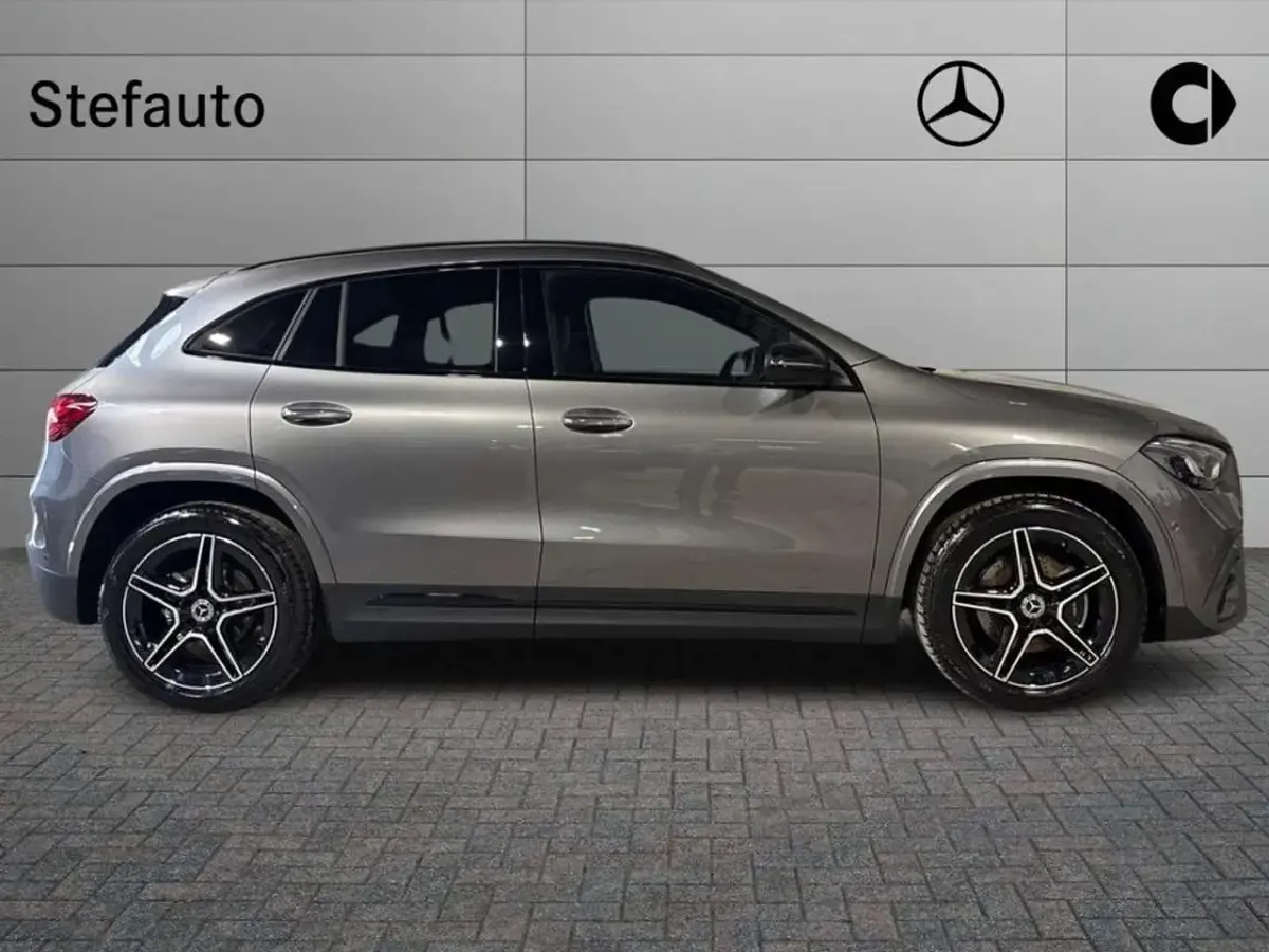 Nuova Mercedes GLA200 AMG line 150 CV (110 kW) 2026 Grigio montagna SUV