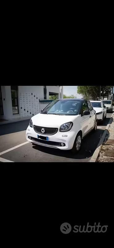 Usata Smart ForFour 75 CV (55 kW) 2018 Utilitaria
