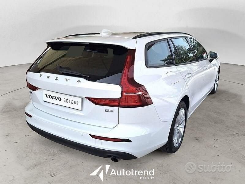 Usata Volvo V60 Business Edition 197 CV (144 kW) 2022 Bianco Station wagon
