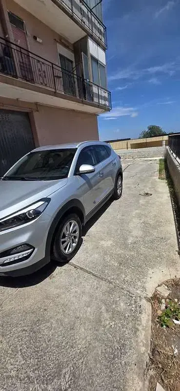 Usata Hyundai Tucson Xpossible 116 CV (85 kW) 2015 Grigio SUV
