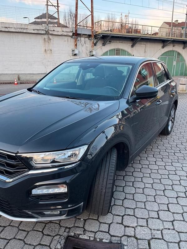 Usata VW T-Roc 150 CV (110 kW) 2021 Nero SUV