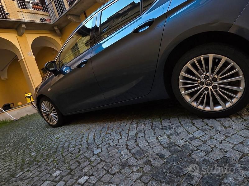 Usata Opel Astra 136 CV (100 kW) 2016 Nero Berlina