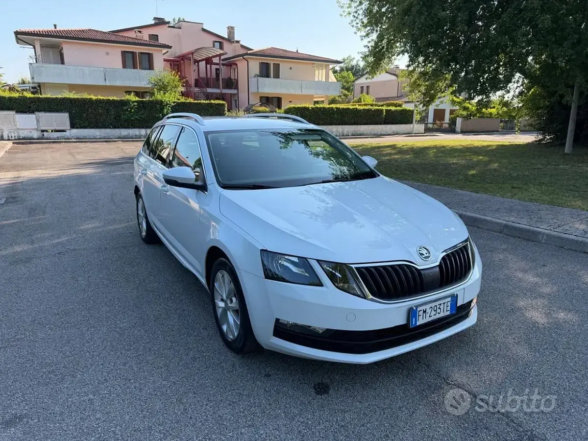 Usata Skoda Octavia G-TEC Executive 110 CV (80 kW) 2018 Bianco Station wagon