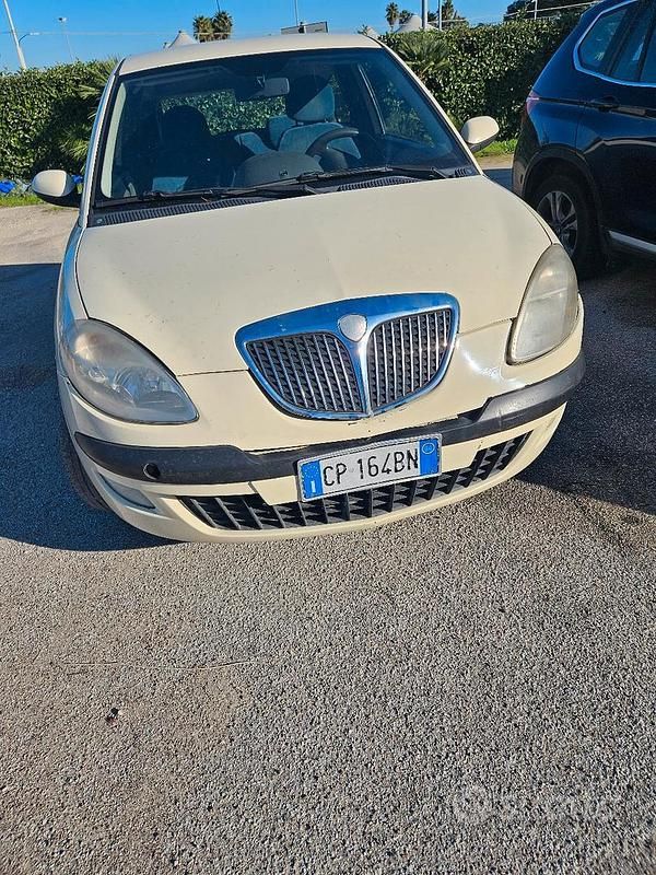Usata Lancia Ypsilon 2003 Utilitaria