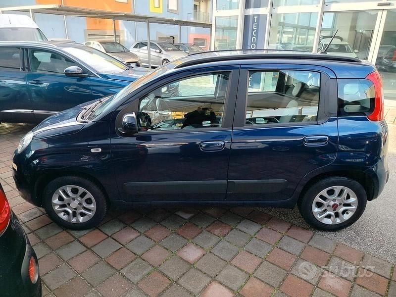 Usata Fiat Panda Lounge 69 CV (50 kW) 2020 Blu Utilitaria