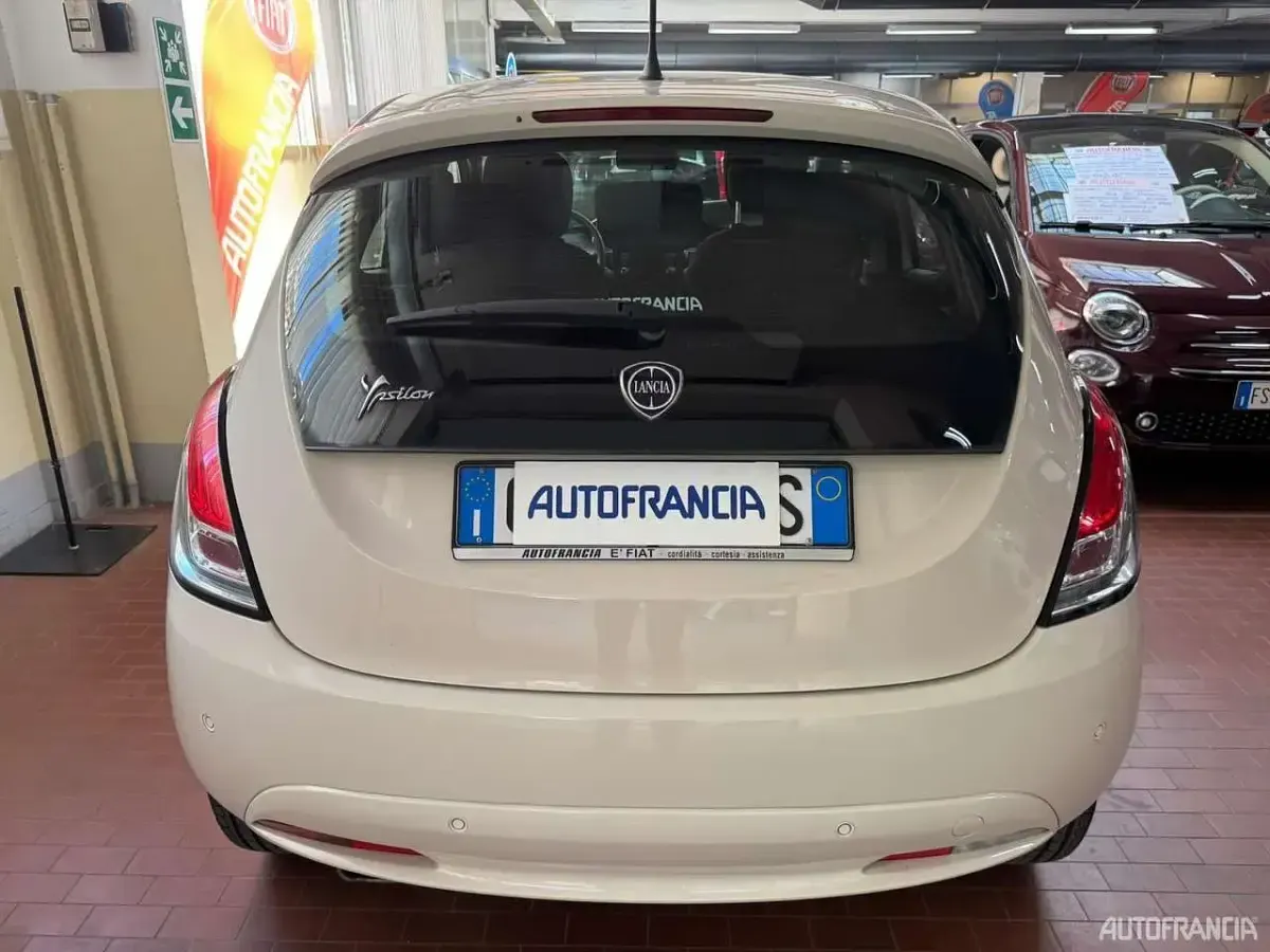 Usata Lancia Ypsilon Gold 68 CV (50 kW) 2020 Bianco Utilitaria