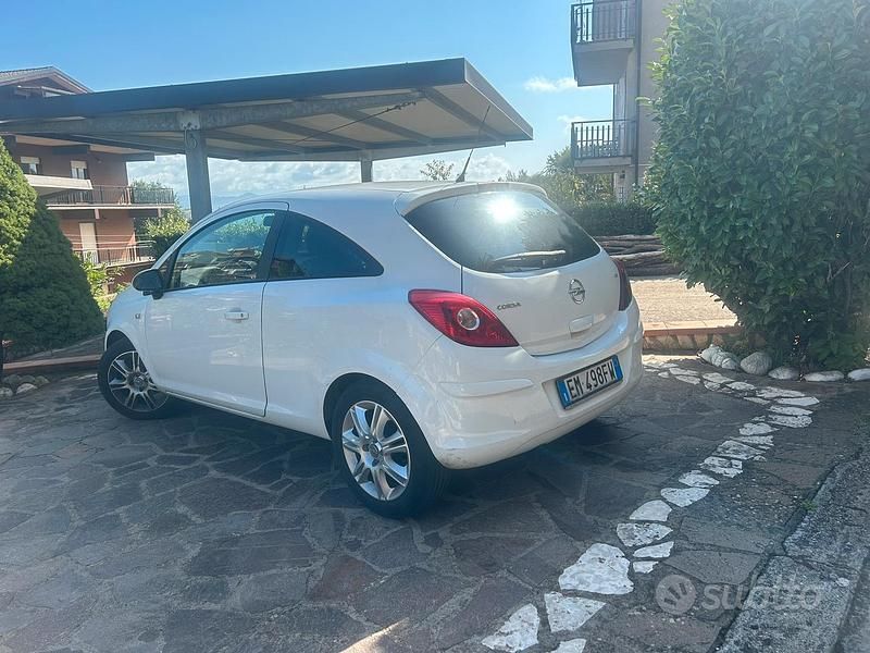 Usata Opel Corsa 2012 Bianco Utilitaria