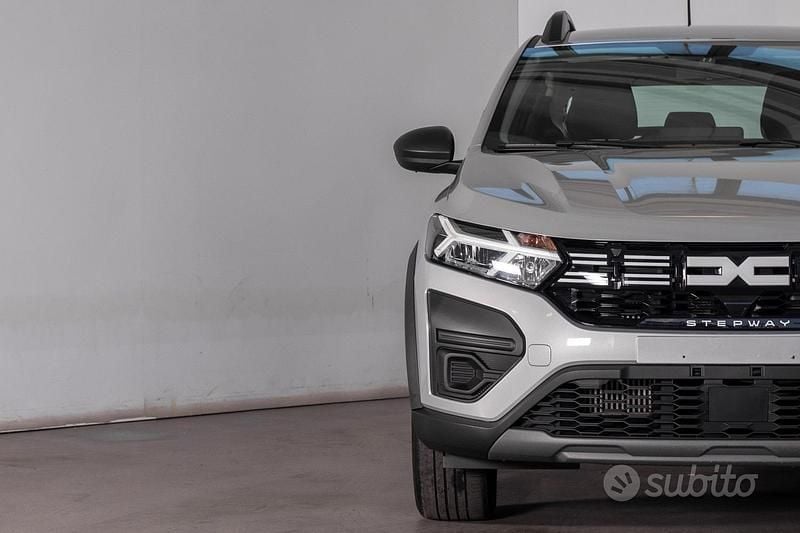 Usata Dacia Sandero Stepway 91 CV (66 kW) 2024 Grigio Berlina