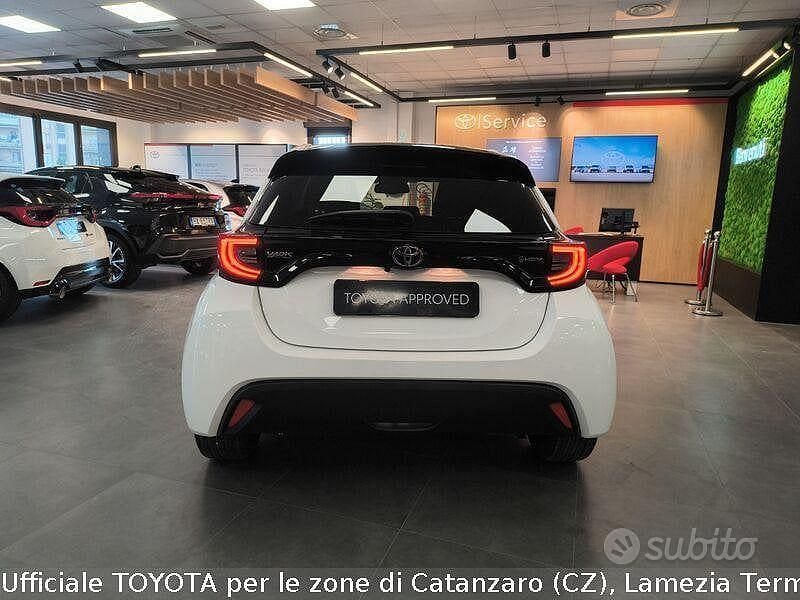 Usata Toyota Yaris Hybrid Trend 2024 Bianco Berlina