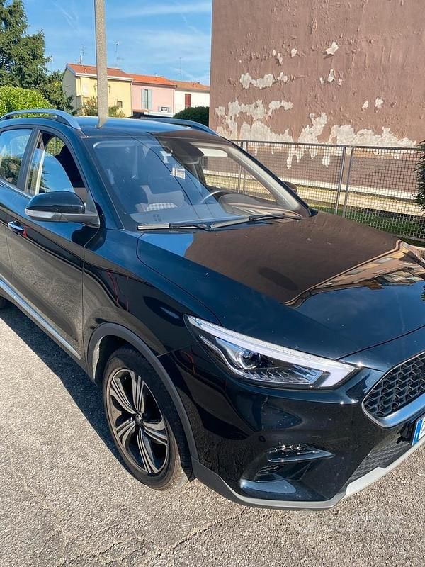 Usata MG ZS Comfort 106 CV (77 kW) 2023 Nero Berlina