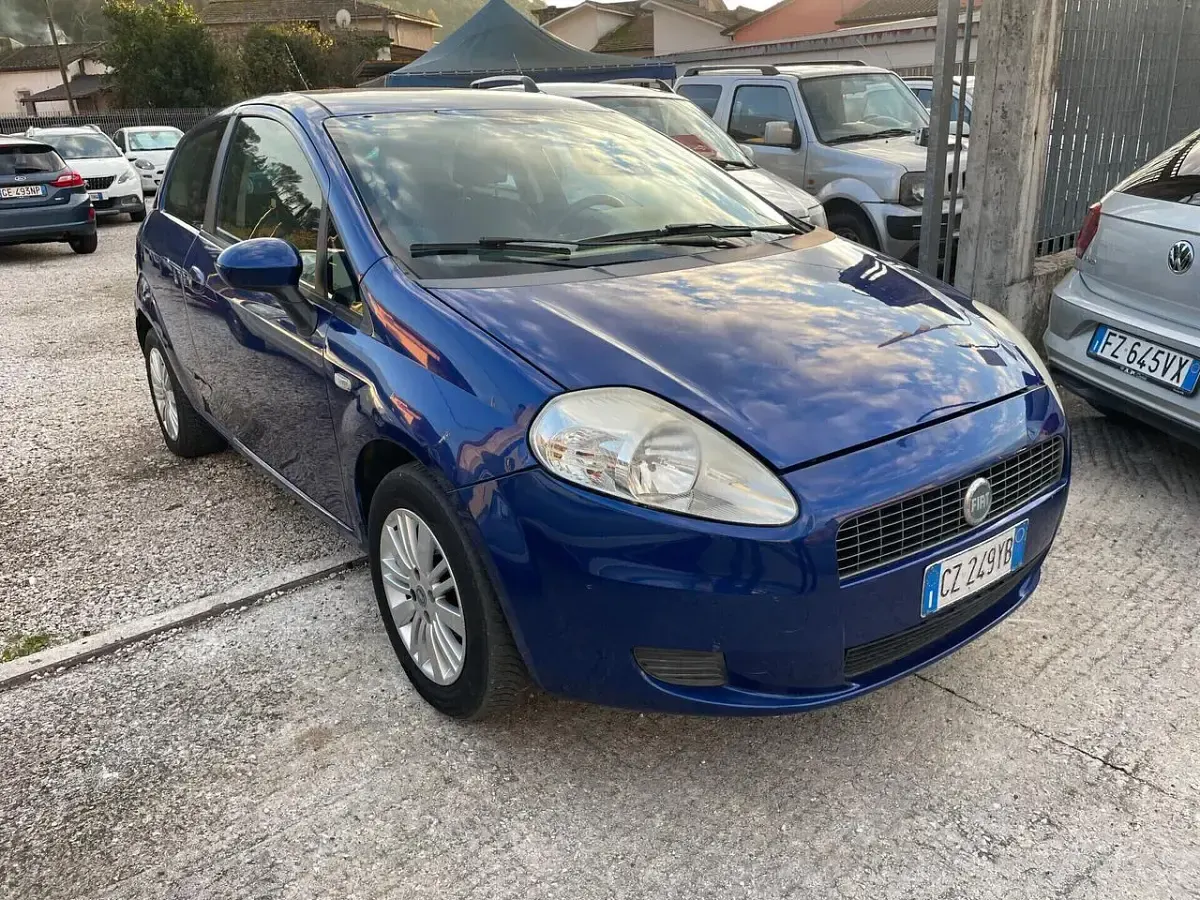 Usata Fiat Grande Punto 77 CV (56 kW) 2006 Blu Utilitaria