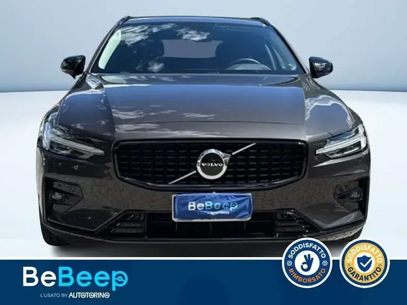 Usata Volvo V60 Plus 197 CV (144 kW) 2023 Grigio metallizzato Station wagon