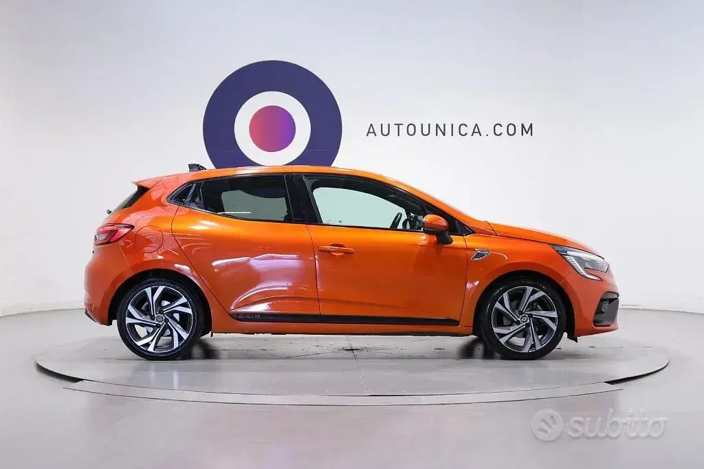Käytetty Renault Clio V R.S. 91 HP (66 kW) 2021 Oranssi Sedan