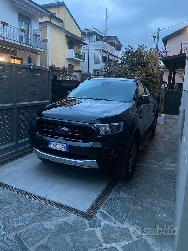 Usata Ford Ranger 213 CV (156 kW) 2023 Nero Pick-up