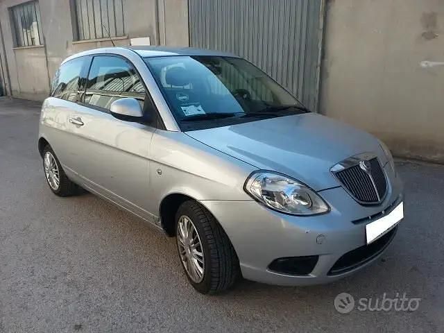 Usata Lancia Ypsilon 69 CV (50 kW) 2010 Grigio Utilitaria