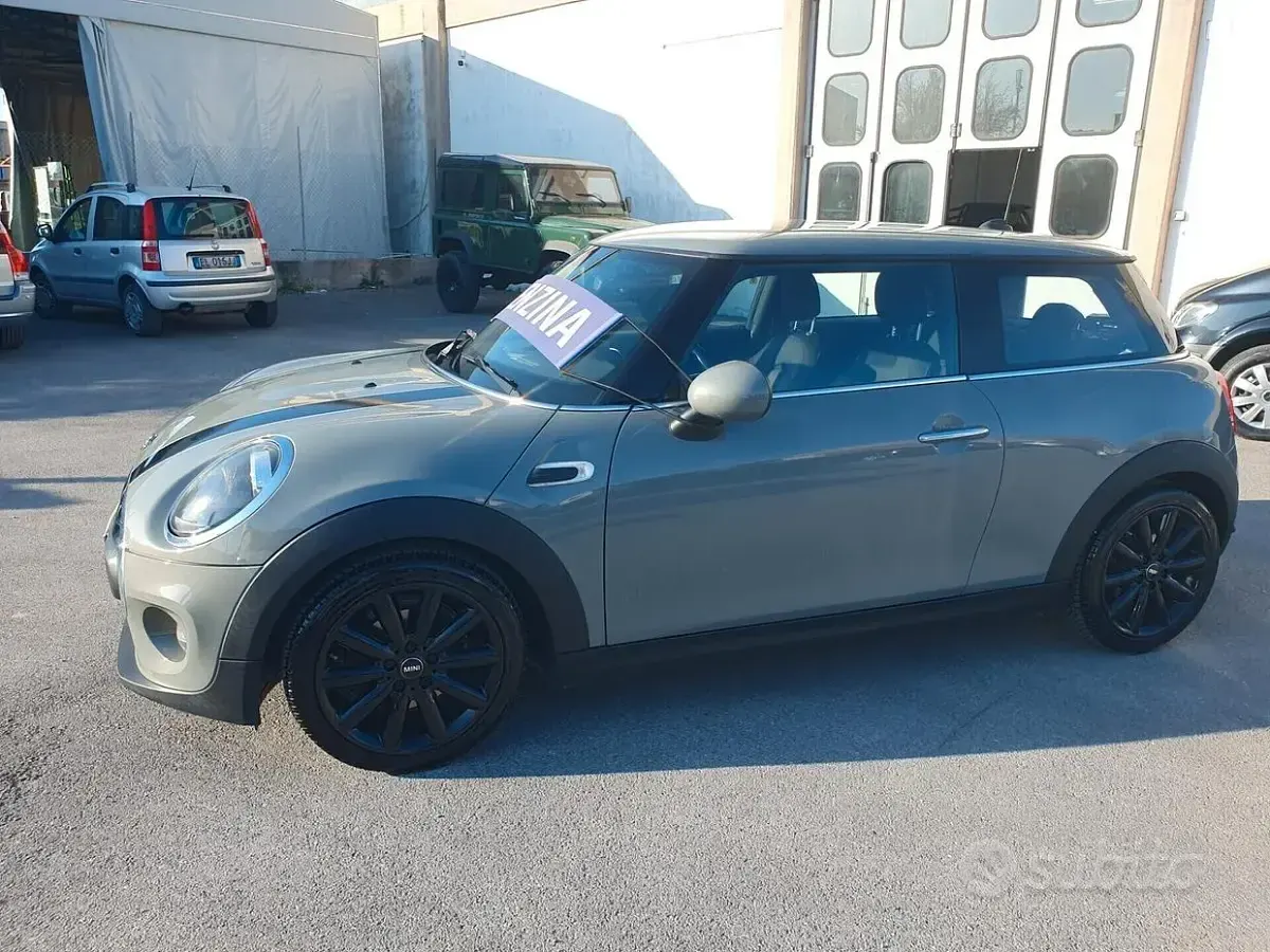 Usata Mini Cooper 102 CV (75 kW) 2018 Grigio Utilitaria