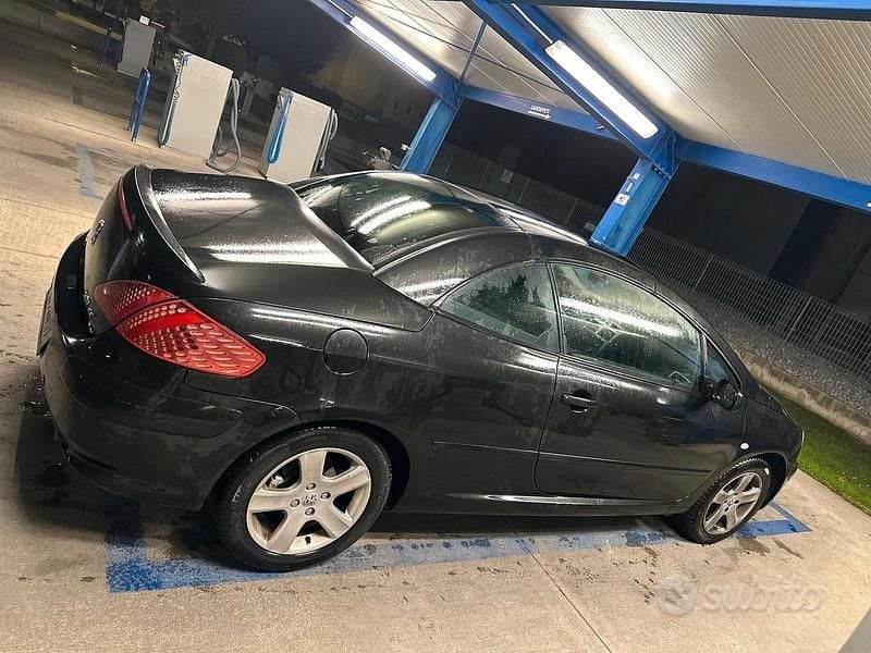Usata Peugeot 307 CC 109 CV (80 kW) 2004 Nero Cabrio