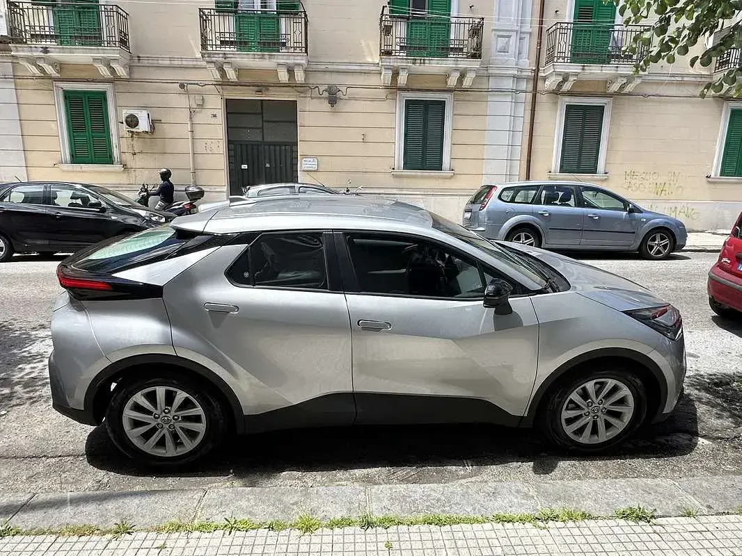 Usata Toyota C-HR Active 98 CV (72 kW) 2024 SUV